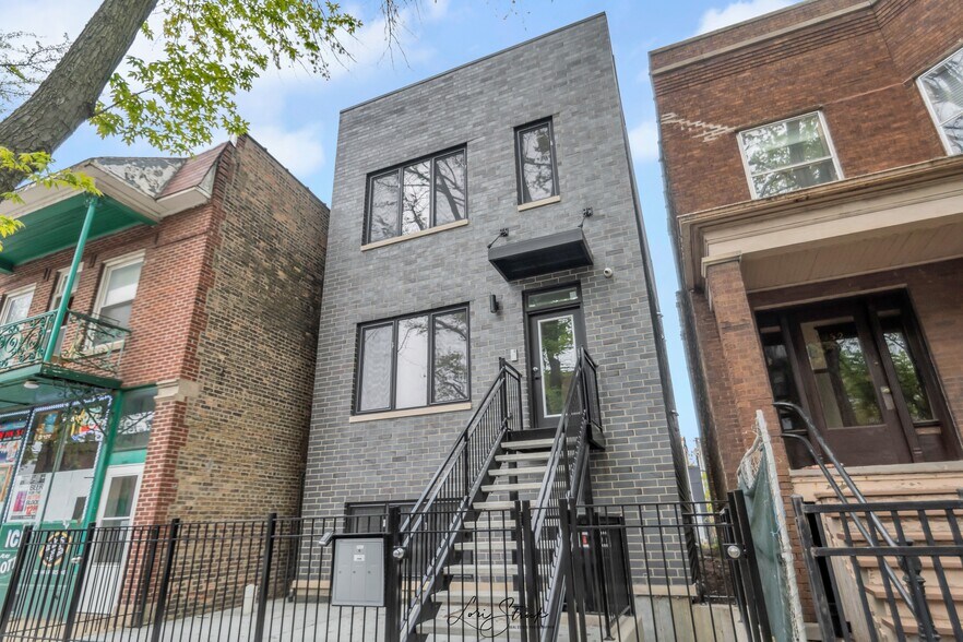 Building Photo - 1954 W School St