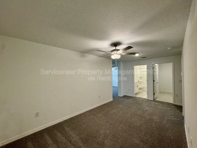 Building Photo - 10347 Honey Hammock Wy