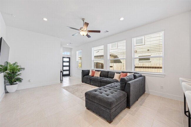 Building Photo - 21130 Garden Palm Dr