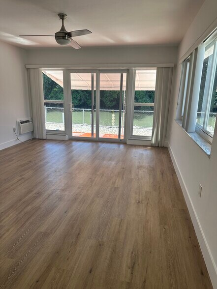 Building Photo - 13155 Emerald Dr