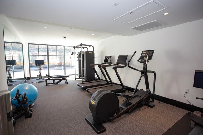 Building Photo - 41 Richmondville Ave