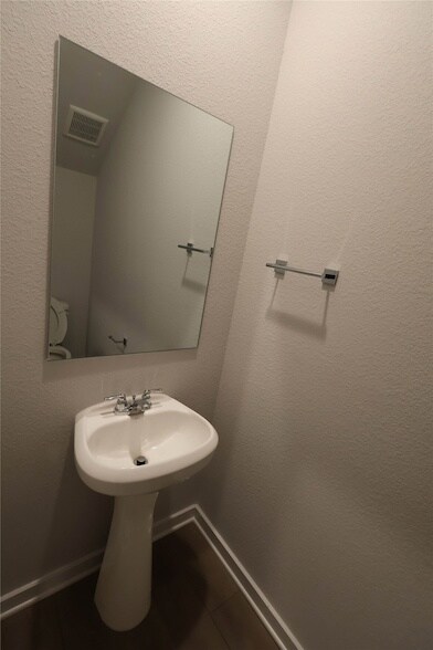 Building Photo - 8530 Blueberry Ash St