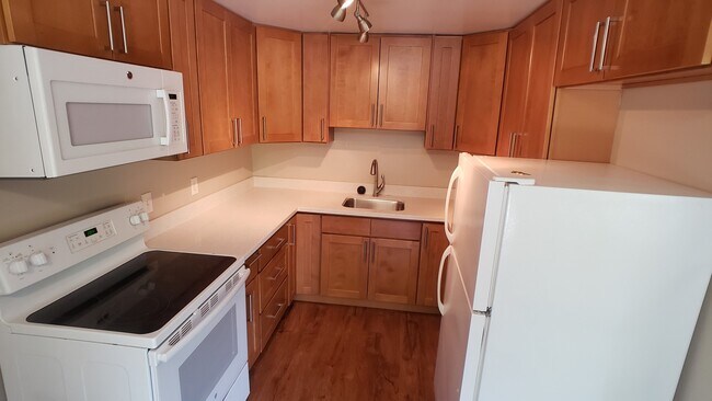 Building Photo - Briarcrest 44