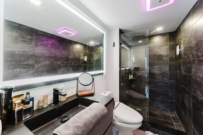 Building Photo - 800 E Camino Real