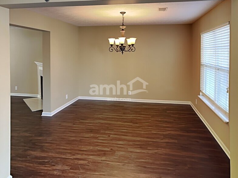 Building Photo - 3055 Hidden Creek Dr