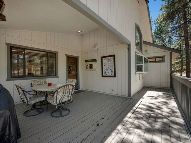 Building Photo - Gorgeous Furnished Country Club Rental