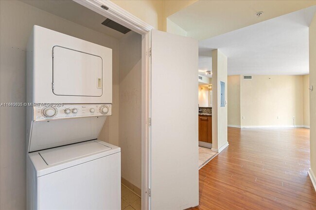 Building Photo - 9055 SW 73rd Ct
