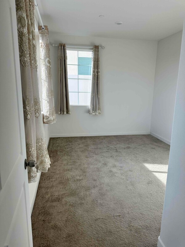 Building Photo - 2769 Lake Mendoza St