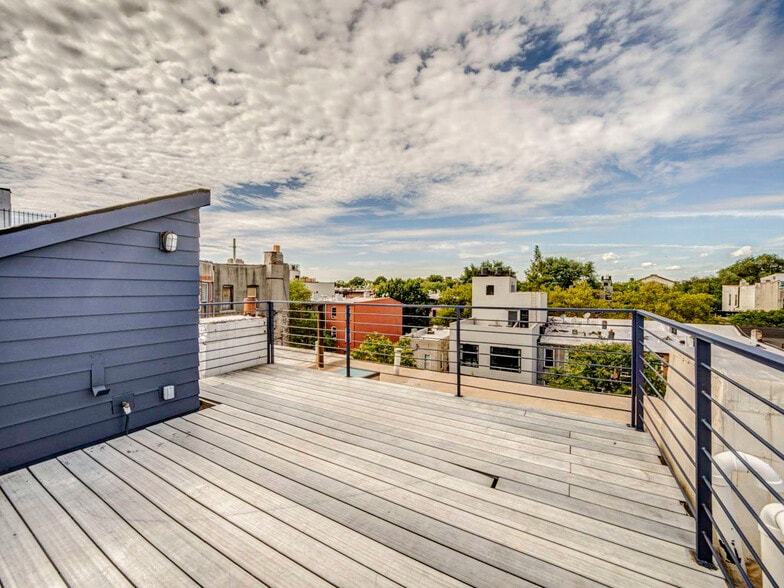 Private Roof Deck - 607 Hancock St