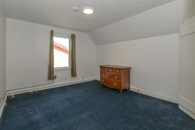 Building Photo - 24 Pleasant St