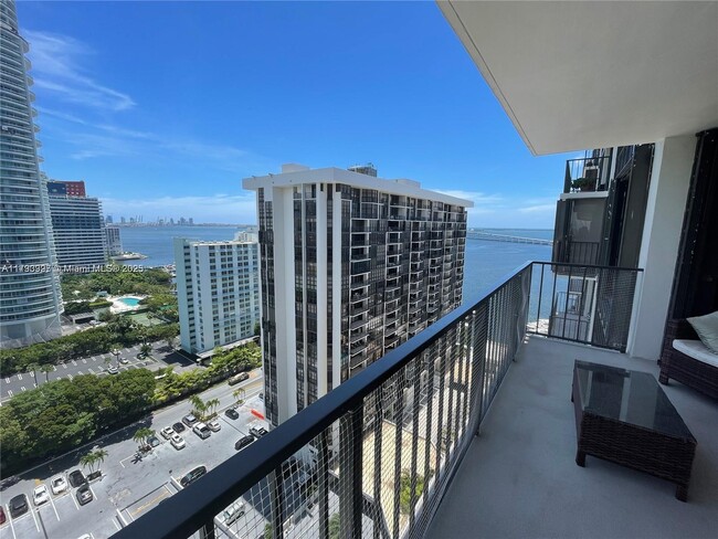 Building Photo - 1901 Brickell Ave