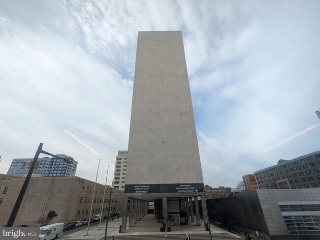 Building Photo - 511 N Broad St