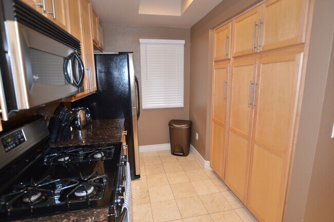 Building Photo - Meridian FURNISHED 2 BDR /2 BATH Luxury Condo - RESORT STYLE LIVING, 1-1/2 Blocks From The Heart ...