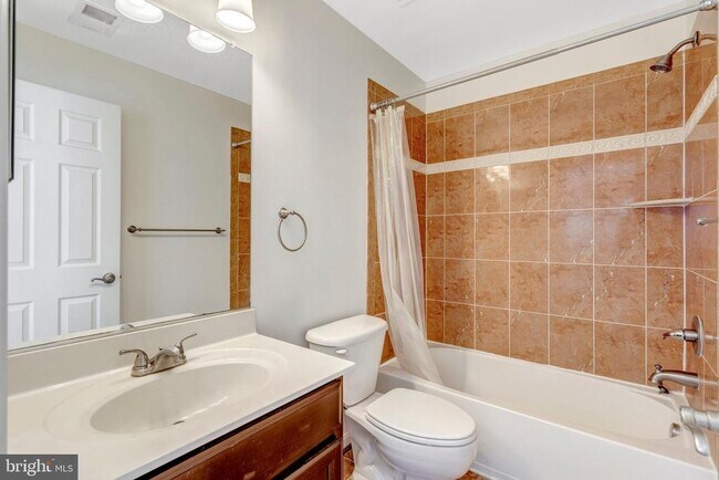 Building Photo - 9001 Merlot Ct