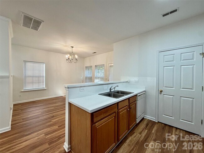Building Photo - 4058 Glenlea Commons Dr