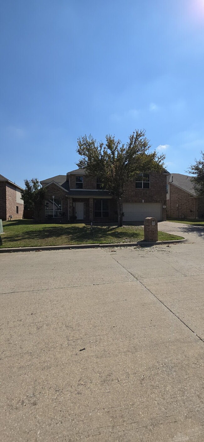 Building Photo - Expansive Mansfield Home with 5 Bedrooms, ...