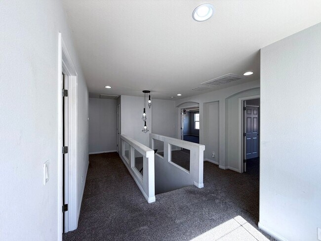 Building Photo - Great 5 bedroom home with RV Parking! Loca...
