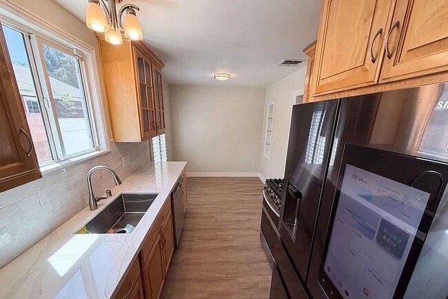 Building Photo - 11844 Graystone Ave