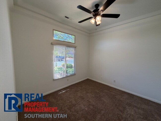 Building Photo - Paradise Canyon Home