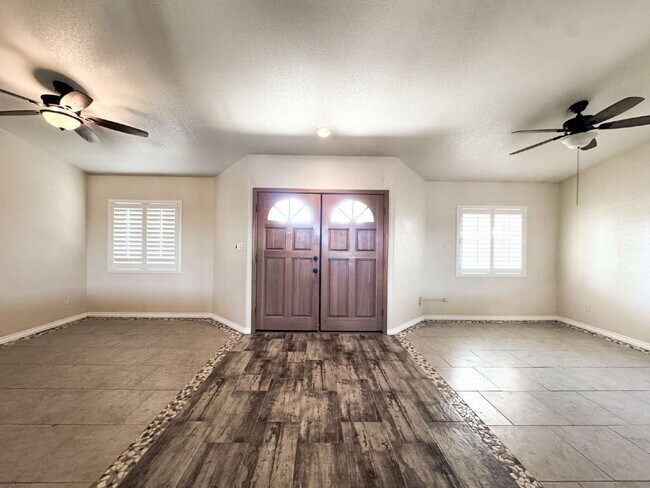 Building Photo - “Spacious 4-Bedroom, 2-Bathroom Home with Pool in Tamarack”