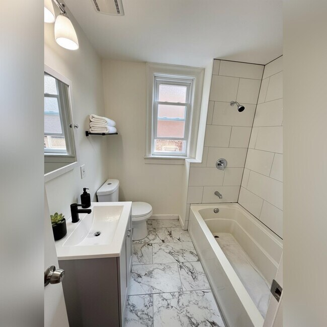 Building Photo - 95 Rutgers Ave