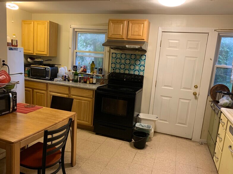 With dinning area - 1 Bassett Pl