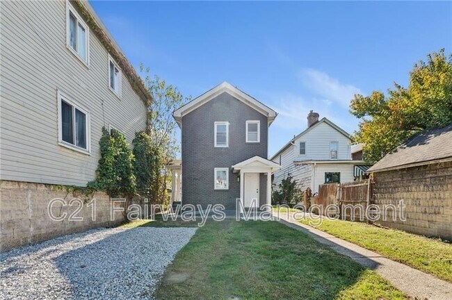 Primary Photo - 233 E 19th Ave