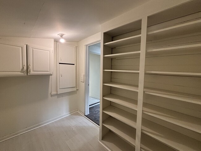 Building Photo - 1395 S 900 E