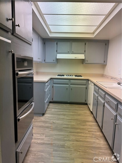 Building Photo - 1143 Rosecrans Ave