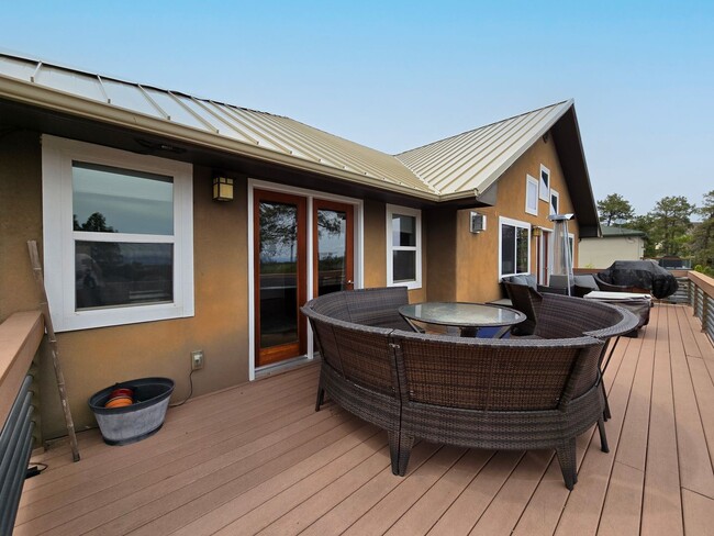 Building Photo - Beautiful Quemazon Home (5085 Alegria)