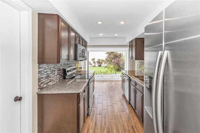 Building Photo - 510 Spoonbill Ct