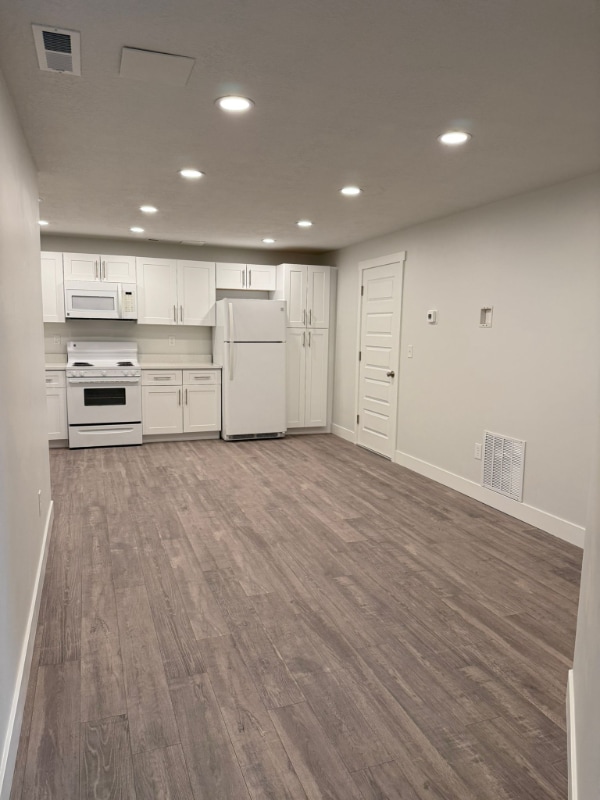 Building Photo - 3862 Hardman Way