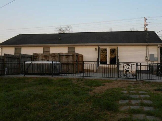Building Photo - 3101 Curd Rd