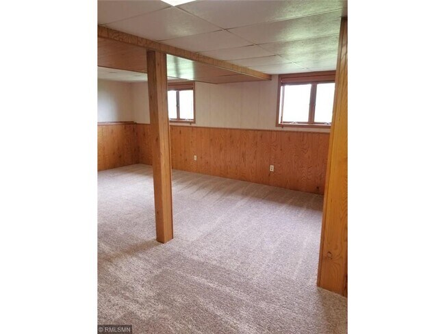 Building Photo - 502 Prairie Ln