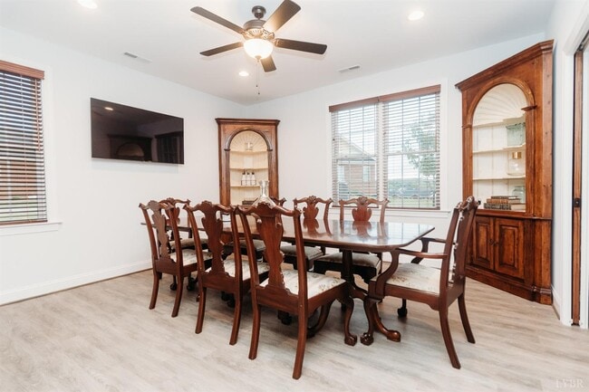 Building Photo - 174 Villa Oak Cir