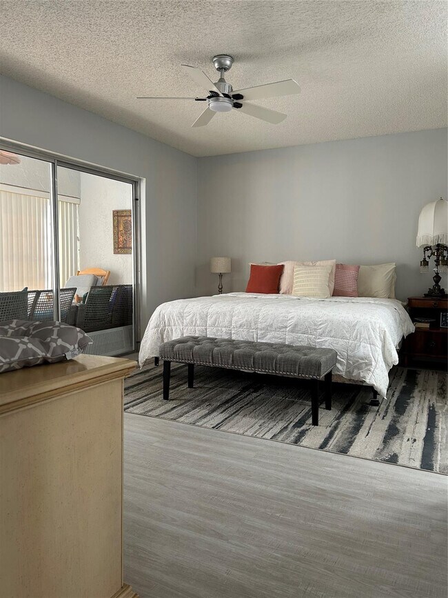 Building Photo - 6770 Royal Palm Blvd