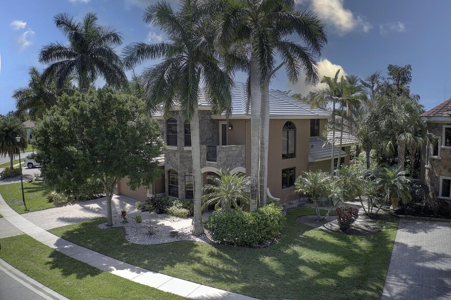 Building Photo - 3484 Collonade Dr