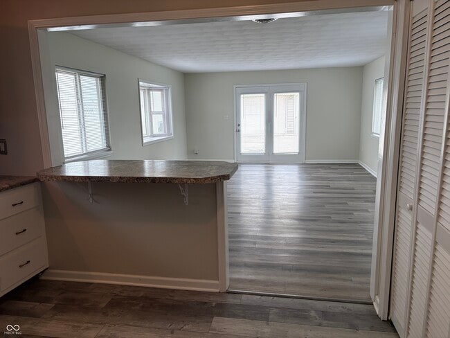Building Photo - 5050 Hardegan St