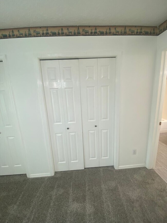 Building Photo - 3 Bed, 2 Bath,  Single Story, CUL-D-SAC Ho...