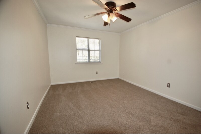 Building Photo - 937 Welch Cir