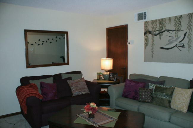 Building Photo - 200 Arbor Dr