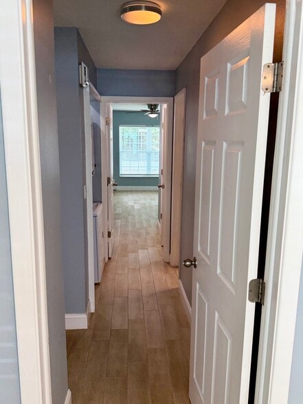 hall - 2852 Stillwell Ct