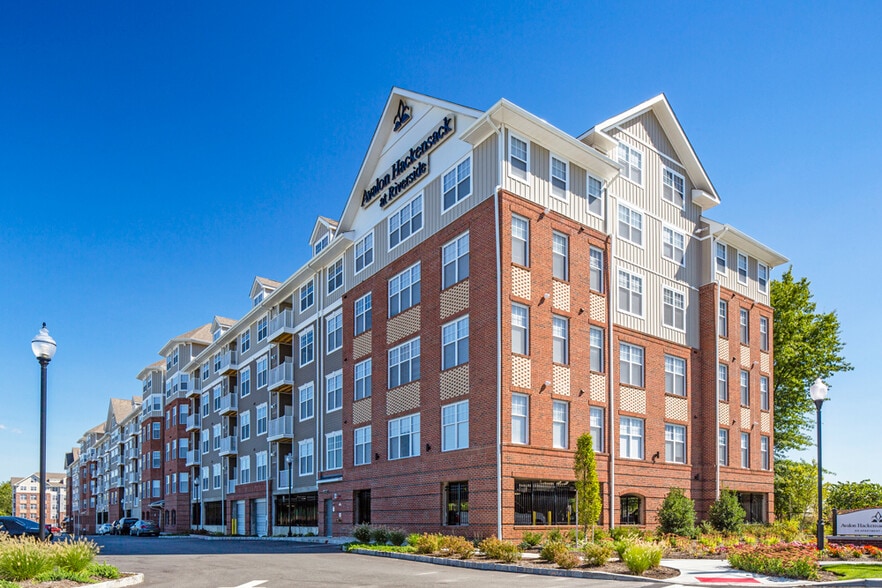 Building Photo - Reveal Hackensack