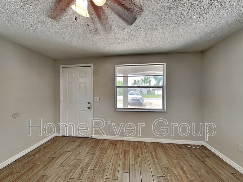 Building Photo - 1207 E 108th Ave