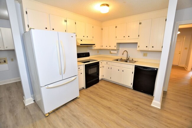Building Photo - 1048 Ridgemeadow Ln