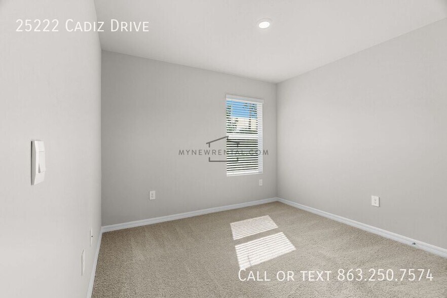 Building Photo - 25222 Cadiz Dr