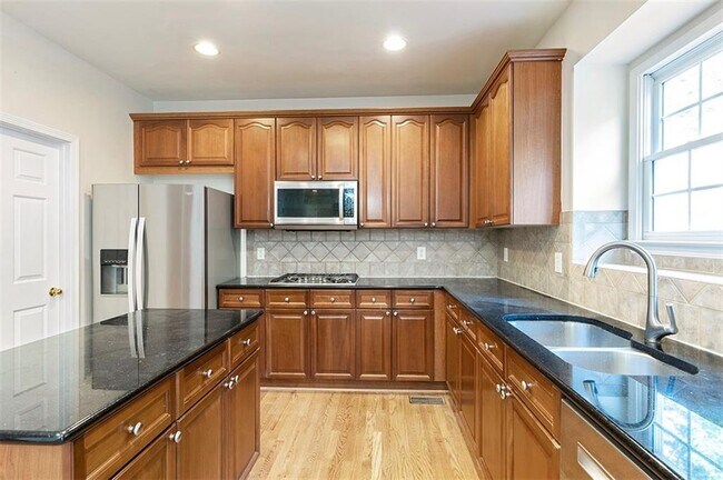 Building Photo - 12489 Huntington Trace