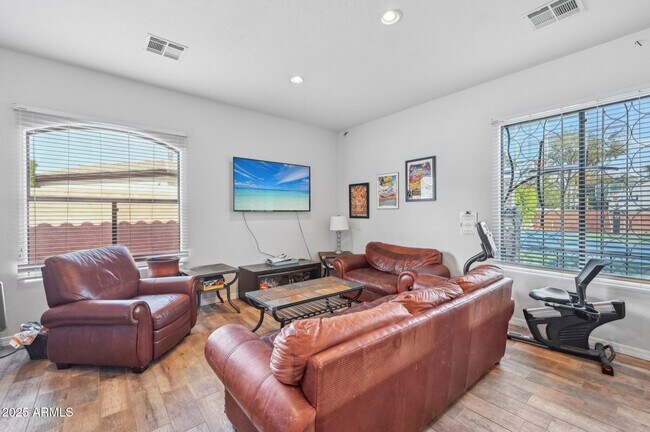 Building Photo - 351 N Cloverfield Cir
