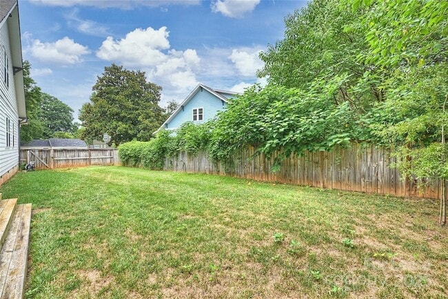 Building Photo - 126 N Smallwood Pl