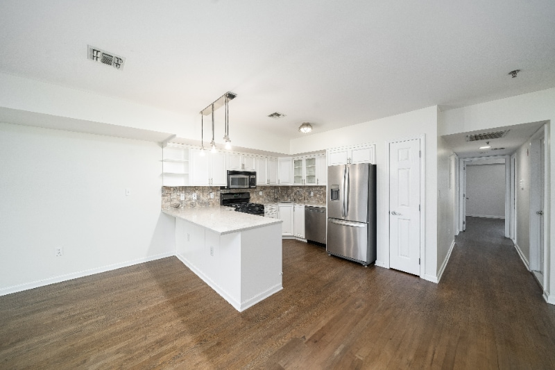 Building Photo - 204 Jackson St